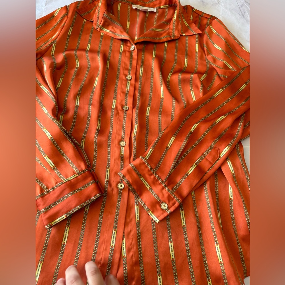 SOLD♥️FINAL SALE💐 MICHAEL KORS chain print button down shirt ✨ - Picture 9 of 15